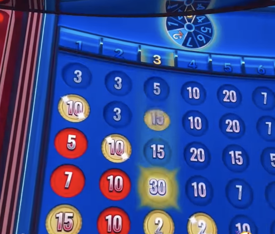 Battleship bonus game with highlighted winning paths